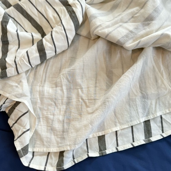 LOFT Gray and White Striped A-Line Skirt, Tie Belt, Size 8 - Picture 6 of 7